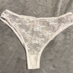 Cotton On Body Floral Lace Panties in Cream